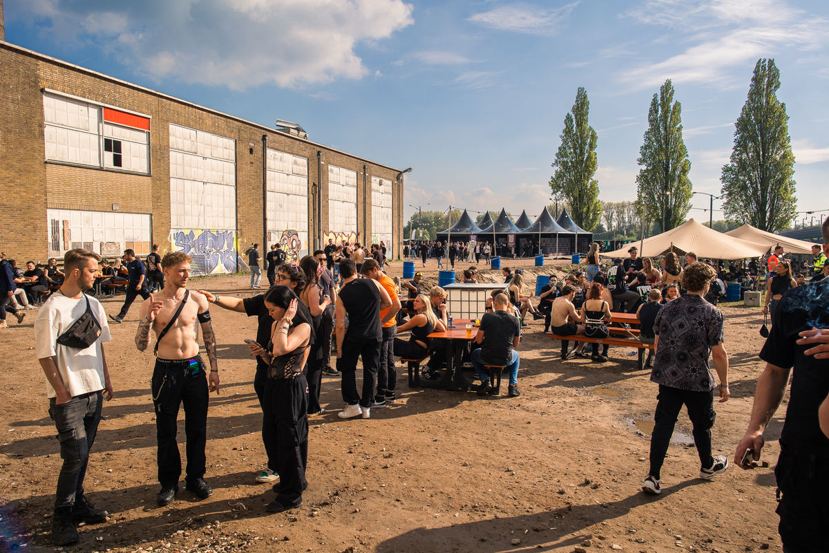 Loading... just a sec